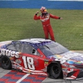 Kyle Busch wins with a flat tire at Chicagoland Speedway