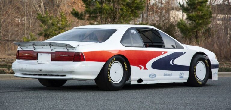 1989 Ford Thunderbird Super Coupe - Talladega Superspeedway