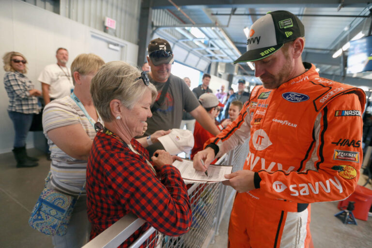 Clint Bowyer signs autographs at ISM Raceway