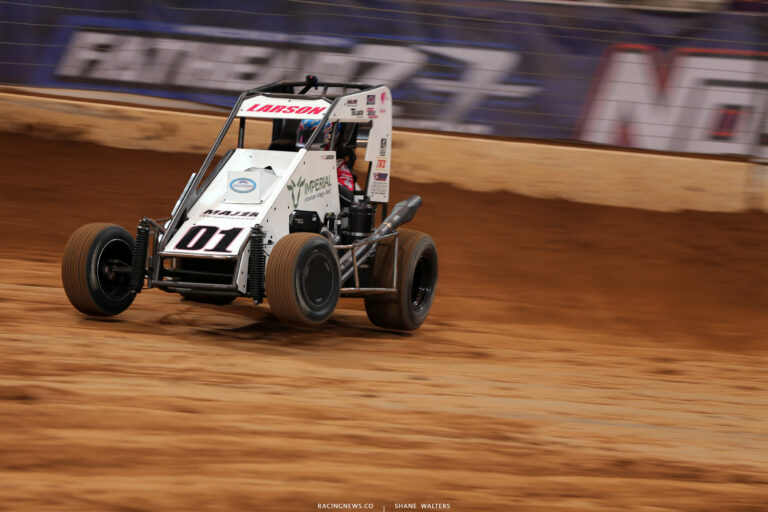 Kyle Larson in the Gateway Dirt Nationals - Dirt Midget 4351