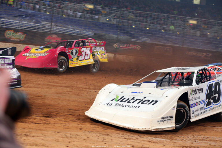 Tim McCreadie and Johnathan Davenport in the Gateway Dirt Nationals 5330