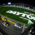 Alex Bowman and Chase Elliott lead the field to the green in Duel 2 at Daytona