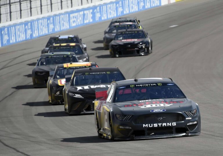 Brad Keselowski and Kyle Busch in the 2019 NASCAR test at Las Vegas Motor Speedway