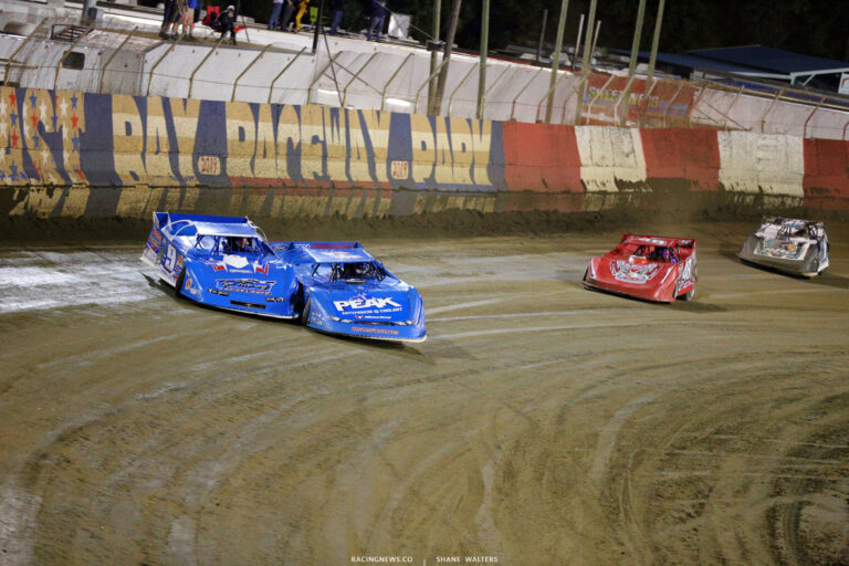 Josh Richards and Billy Moyer fight for the lead at East Bay Raceway Park 7112