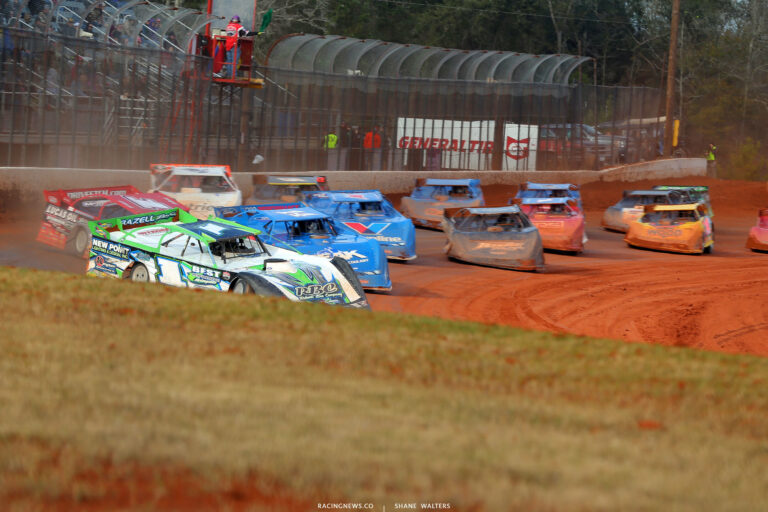Tyler Erb leads the Lucas Oil Late Model field at Golden Isles Speedway 6199