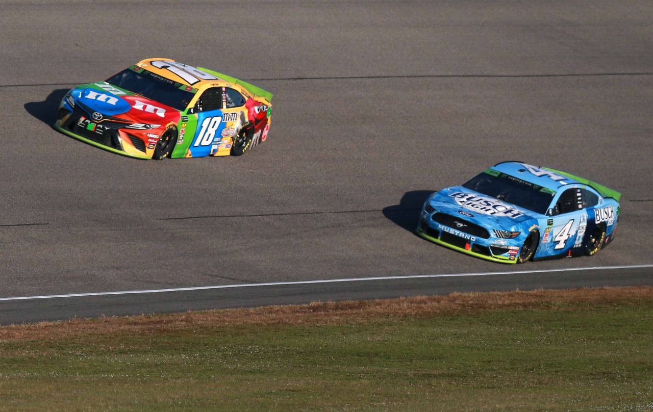 Kyle Busch and Kevin Harvick at Homestead-Miami Speedway
