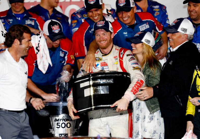 Dale Earnhardt Jr wins the 2014 Daytona 500 - Amy Earnhardt, Rick Hendrick