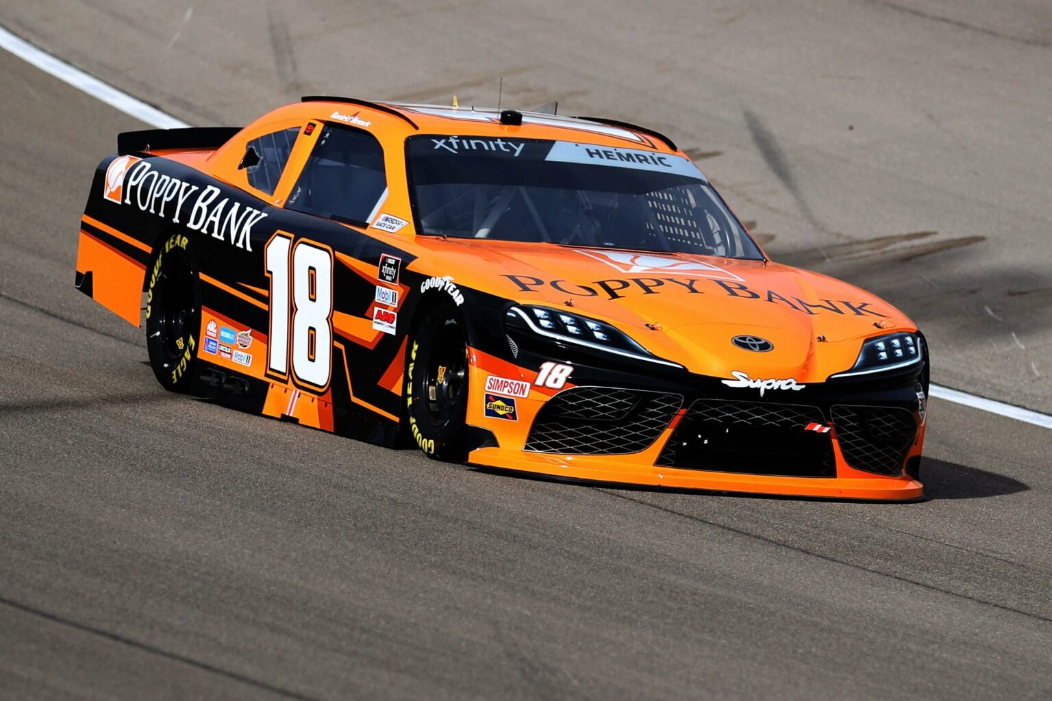 NASCAR fight Noah Gragson, Daniel Hemric throw punches at Atlanta Motor Speedway (Video