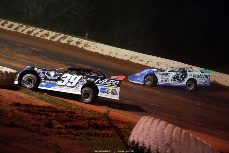 Tim McCreadie and Jonathan Davenport at Ponderosa Speedway - Dirt Track Racing - Lucas Oil Series 5291