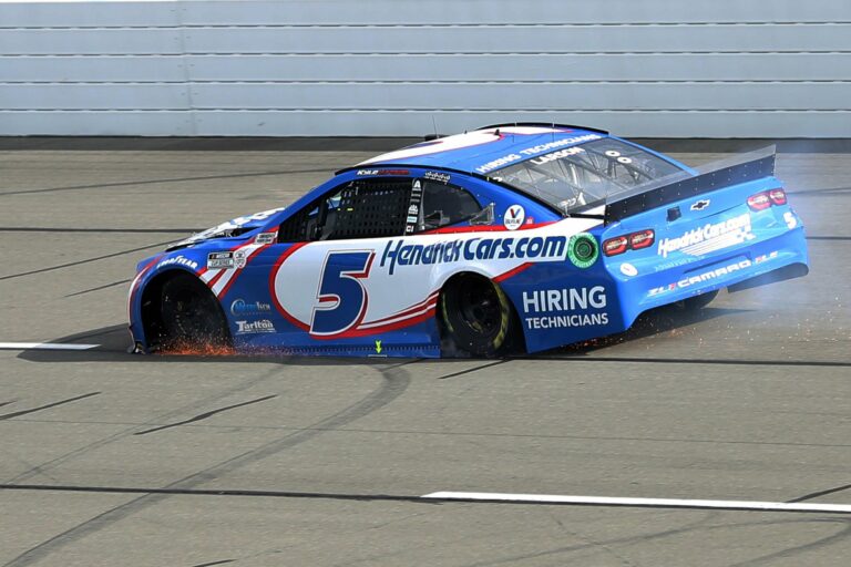 Kyle Larson blows a tire - Pocono Raceway - NASCAR Cup Series