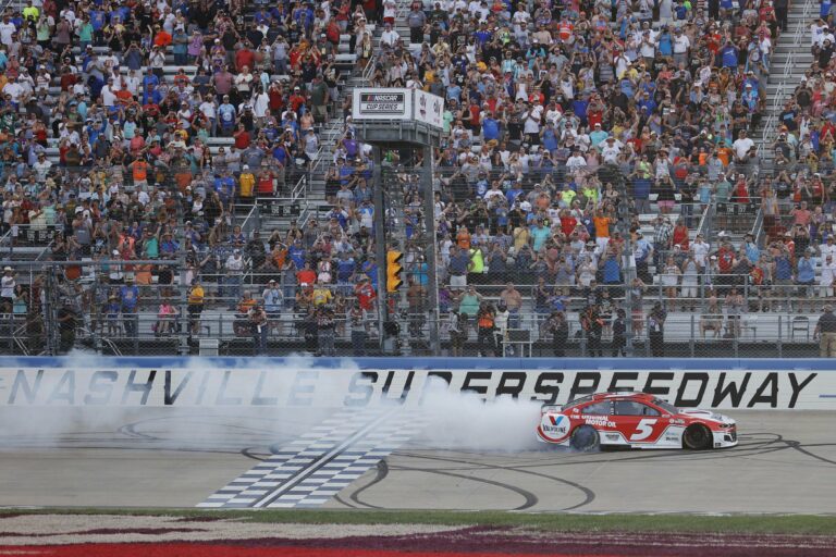 Kyle Larson wins - Burnout - Nashville Superspeedway - NASCAR Cup Series