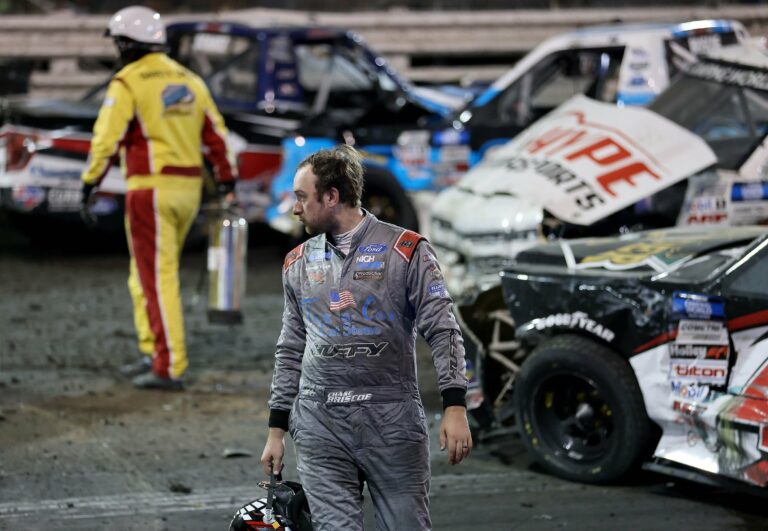 Chase Briscoe crash - Knoxville Raceway - NASCAR Truck Series
