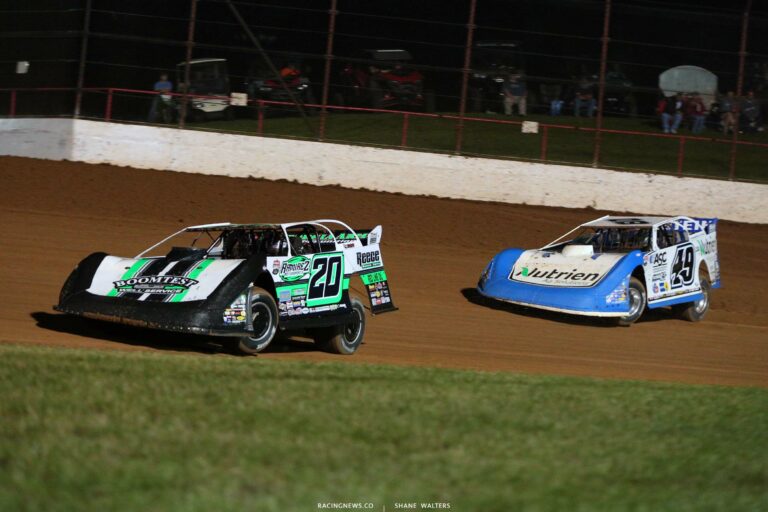 Jimmy Owens and Jonathan Davenport - Lucas Oil Speedway - Dirt Late Model Racing - LOLMDS 7439