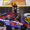 Martin Truex Jr wins at Richmond Raceway - NASCAR Cup Series