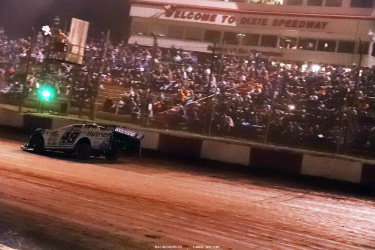 Jonathan Davenport wins at Dixie Speedway - Lucas Oil Late Model Series A35I0504