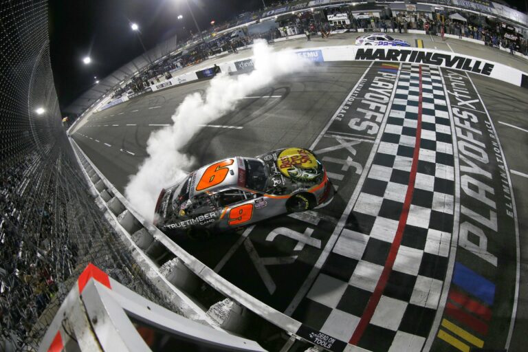 Noah Gragson wins at Martinsville Speedway - NASCAR Xfinity Series - Burnout