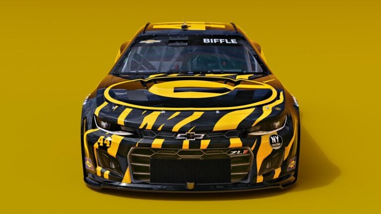 Greg Biffle - NY Racing Team - NASCAR Cup Series