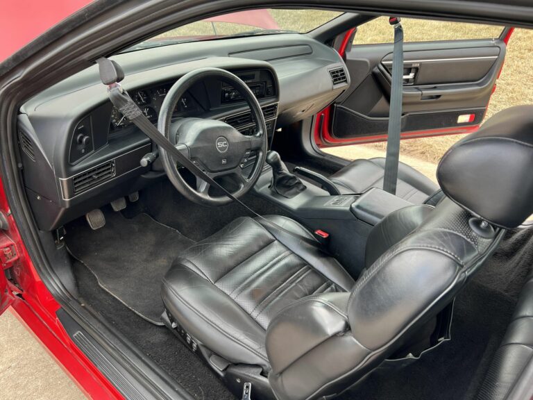 Ford Thunderbird - Interior