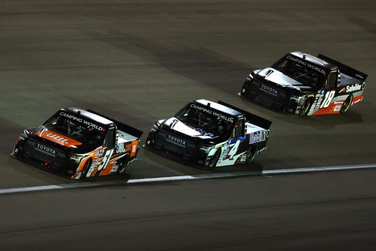 Kyle Busch, John Hunter Nemechek, Chandler Smith - Las Vegas Motor Speedway - NASCAR Truck Series