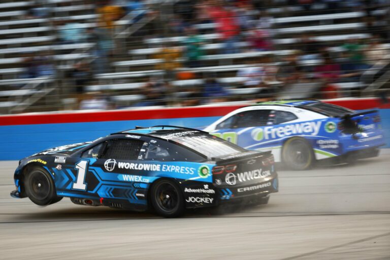Ross Chastain crashes in NASCAR All-Star Race at Texas Motor Speedway - Small