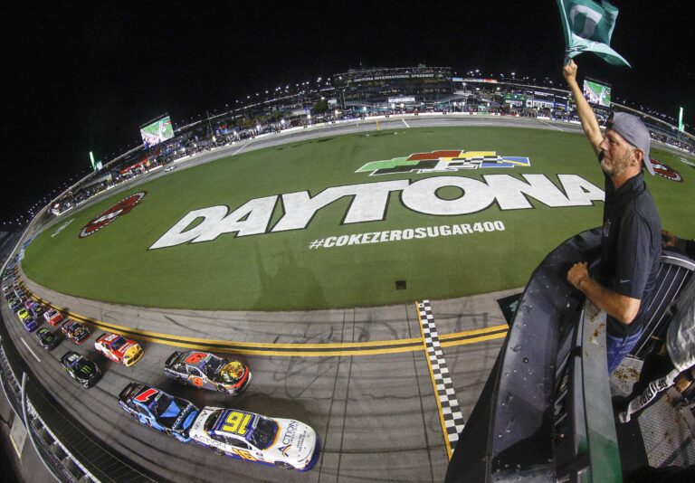 Daytona International Speedway - NASCAR Xfinity Series - Green flag