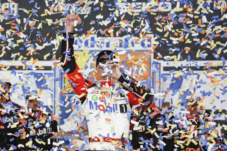 Kevin Harvick in victory lane - Richmond Raceway - NASCAR Cup Series