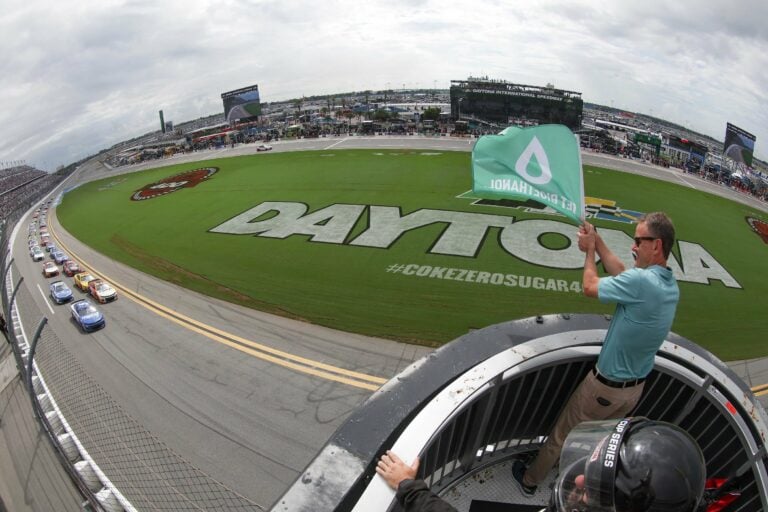 NASCAR Cup Series - Daytona International Speedway - Green flag