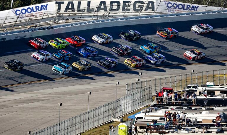 Talladega Superspeedway - NASCAR Truck Series - Racing