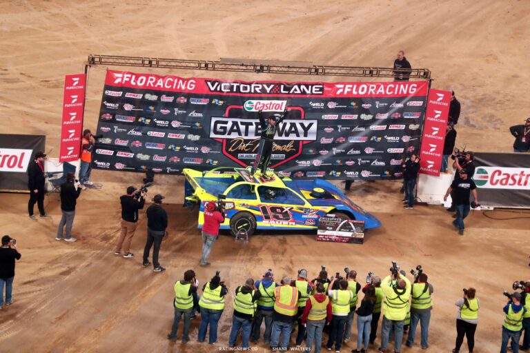 Cody Bauer in victory lane - Gateway Dirt Nationals -A35I2334