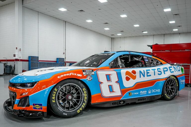 Kyle Busch - Netspend NASCAR Paint Scheme
