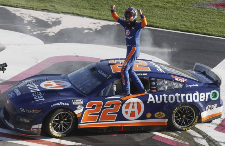 Joey Logano wins - Atlanta Motor Speedway - NASCAR Cup Series