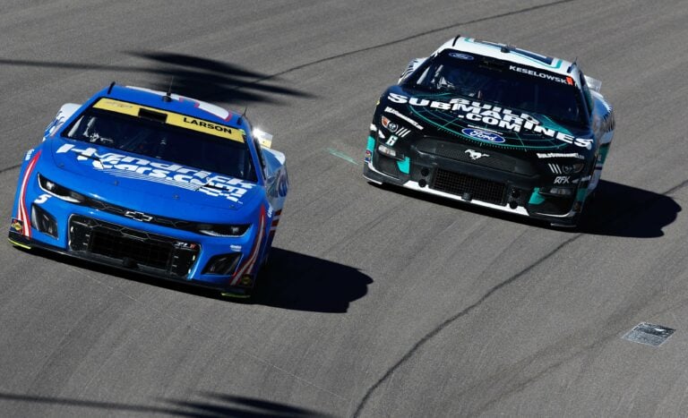 Kyle Larson, Brad Keselowski - Las Vegas Motor Speedway - NASCAR Cup Series (1)