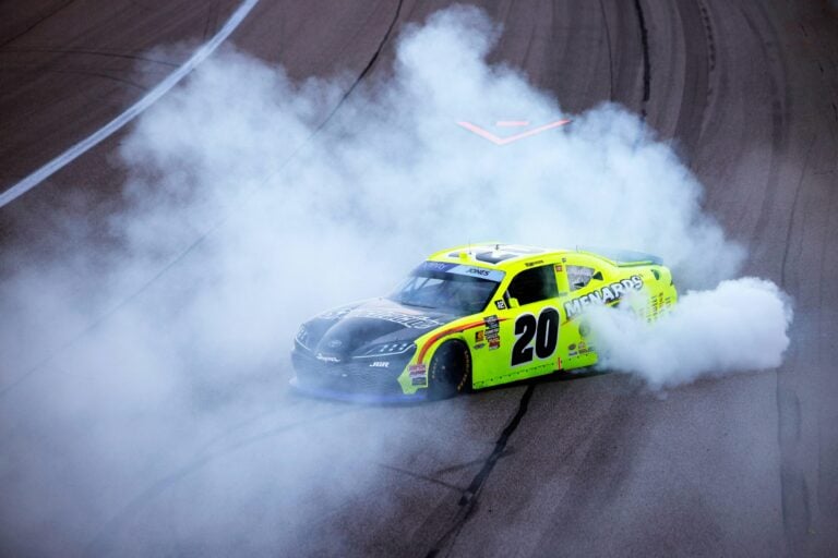 Brandon Jones wins at Kansas Speedway - NASCAR Xfinity Series - Burnout