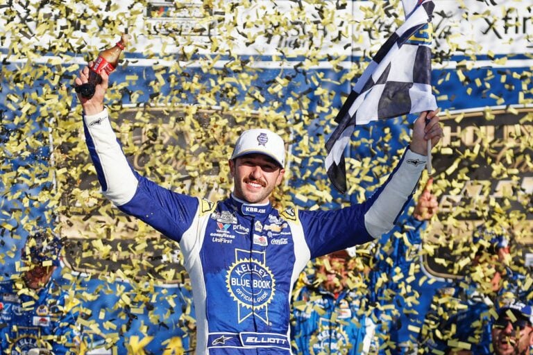 Chase Elliott in victory lane at Kansas Speedway - NASCAR Cup Series