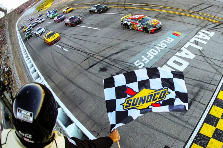 Photo finish - Talladega Superspeedway - NASCAR Cup Series
