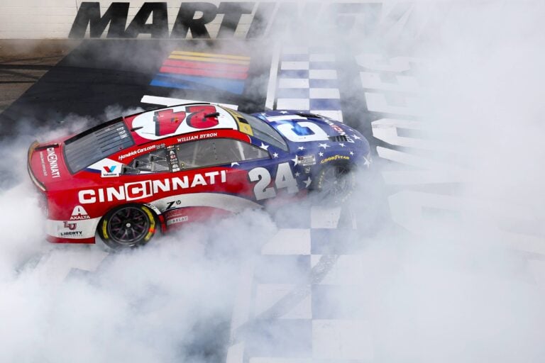 William Byron - Burnout - NASCAR Cup Series - Martinsville Speedway