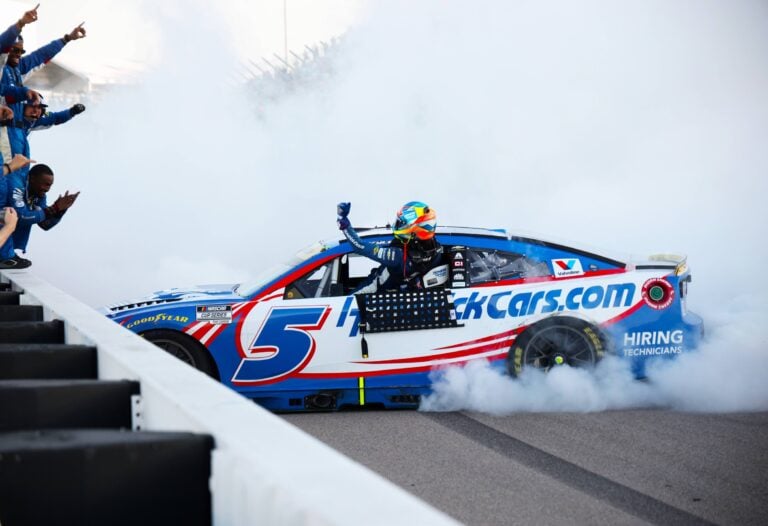 Kyle Larson - Burnout - WWT Raceway - NASCAR Cup Series