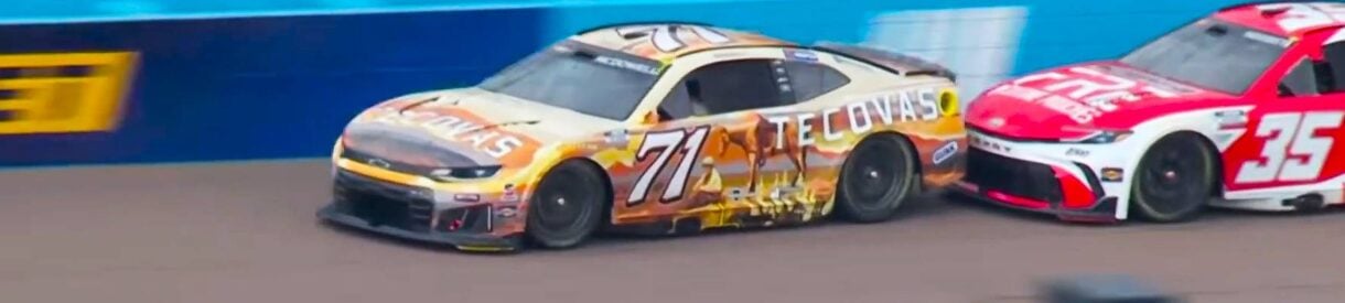 Riley Herbst vs Michael McDowell at Phoenix Raceway - NASCAR Cup Series - Crash